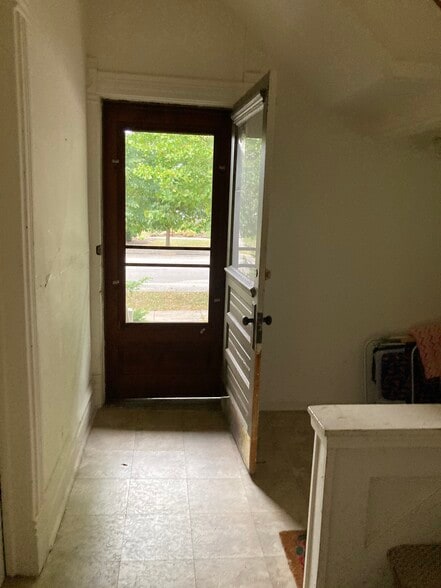 entry - 221 W Sibley St