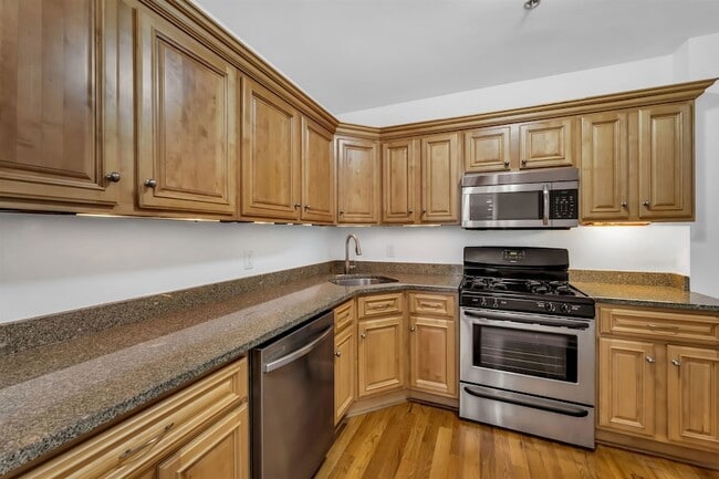 Building Photo - 605 New York Ave