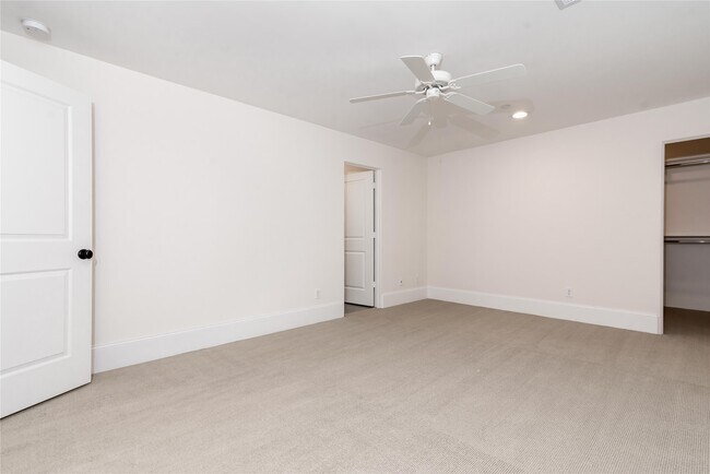 Building Photo - 3821 N Braeswood Blvd