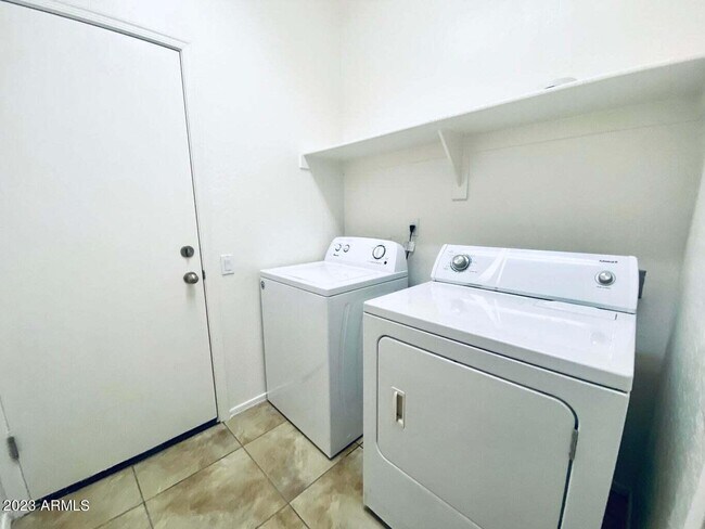 Building Photo - 5427 W Minton St