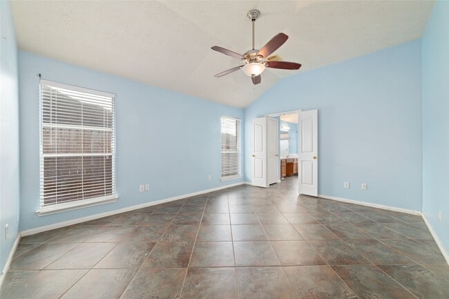 Building Photo - 22911 Sebastian Dr