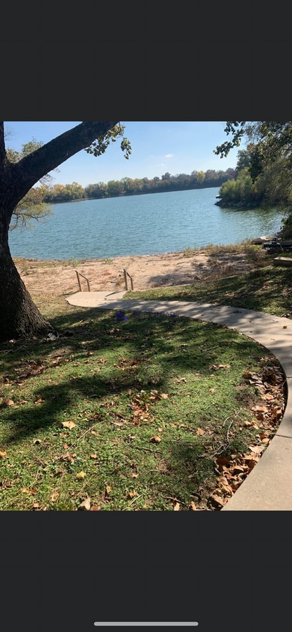 Building Photo - 2824 S Osage Ave