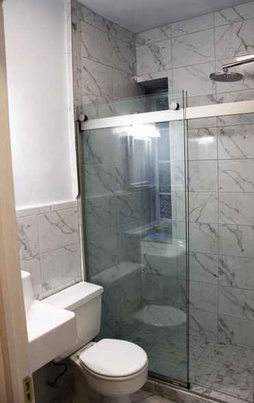 Bathroom shower - 2948 Albemarle St NW