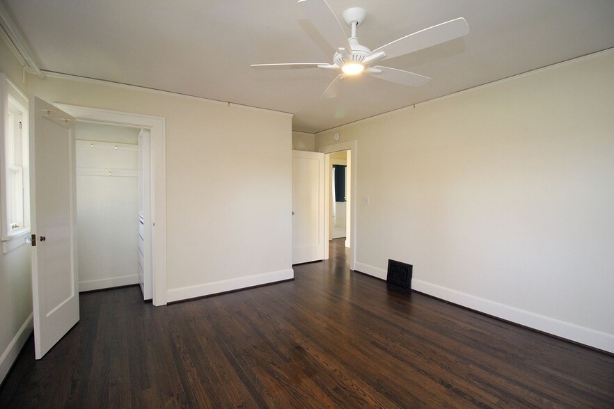 Building Photo - 2241 NE 33rd Ave