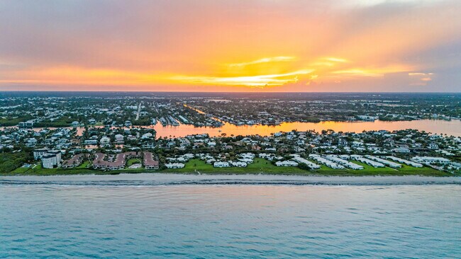 Building Photo - 1690 Renaissance Commons Blvd