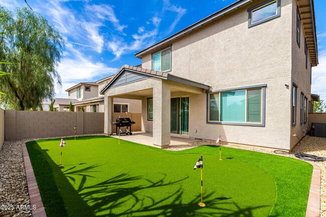 Building Photo - 5747 S Labelle