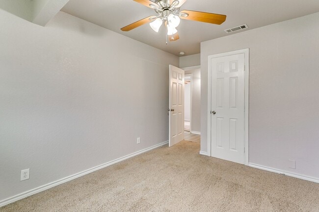 Building Photo - *BACK TO SCHOOL MOVE IN SPECIAL* $200 OFF ...
