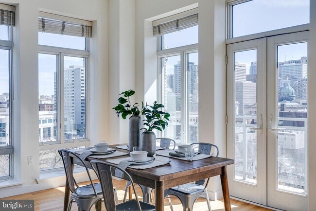 Building Photo - 1900 Hamilton St