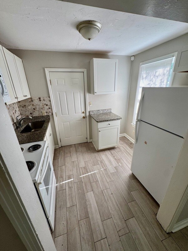 Building Photo - 1618 Elberta Dr