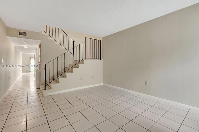 Building Photo - 1604 NE 151st St