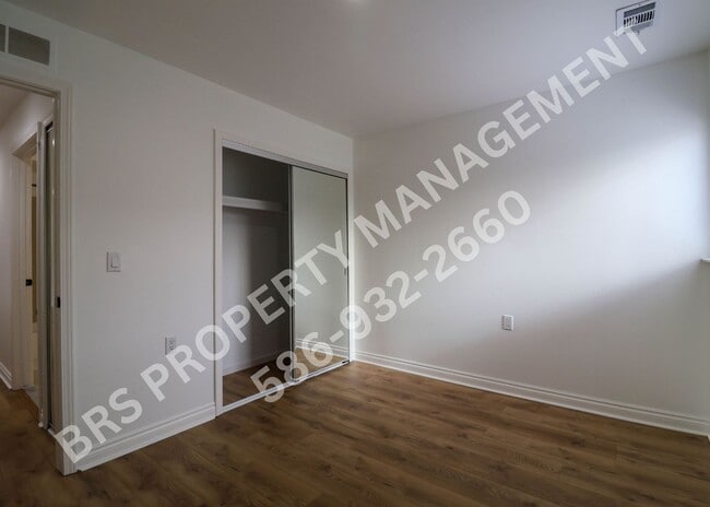 Building Photo - Beautifully Remodeled 2-Bedroom Condo in Fraser, MI