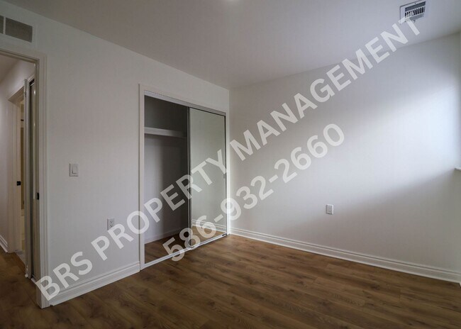 Building Photo - **JUST REDUCED** Beautifully Remodeled 2-Bedroom Condo in Fraser, MI