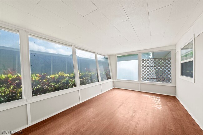 Building Photo - 40 Lemans Dr
