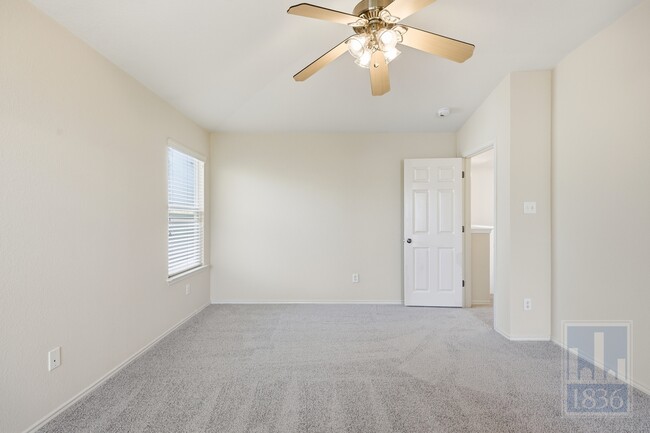 Building Photo - 10520 Fosseway Dr