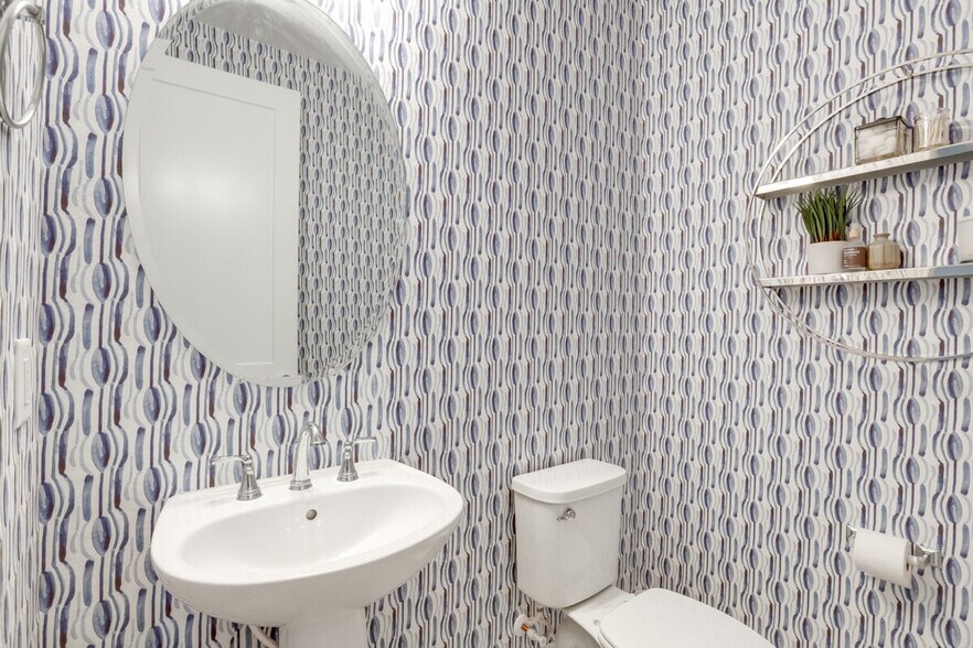 Building Photo - 16456 W Monterey Way