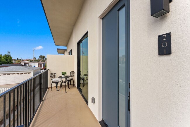 Building Photo - Charming-newly constructed, 2-Bed/2-Bath Home for Rent in San Diego! Only $3,995/mo!