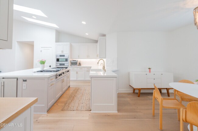 Building Photo - 2653 Via Zurita Ct