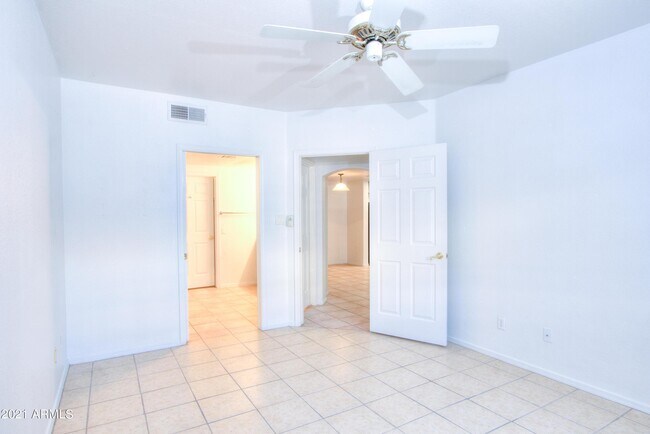 Building Photo - 10410 N Cave Creek Rd