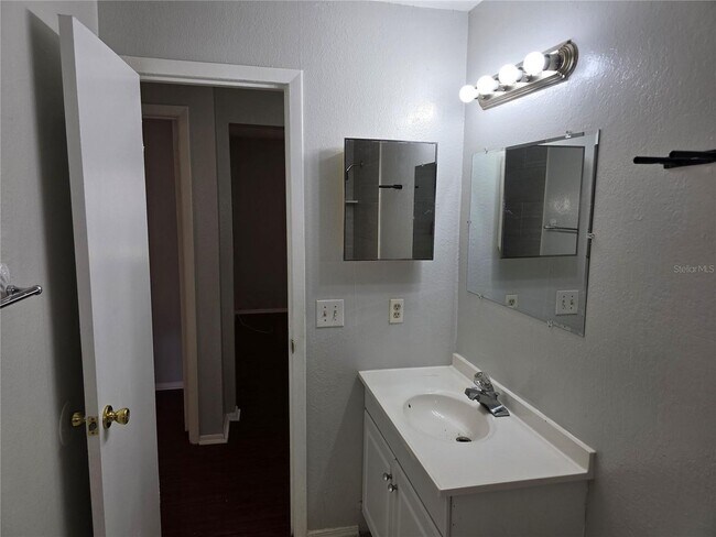 Building Photo - 5665 Struthers Ct