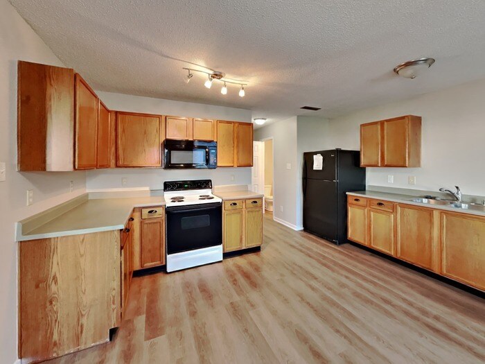 Building Photo - 9207 Wandflower Dr