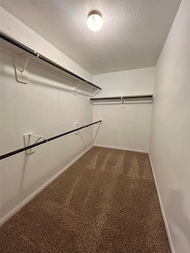 Building Photo - 22342 Clear Castle Dr