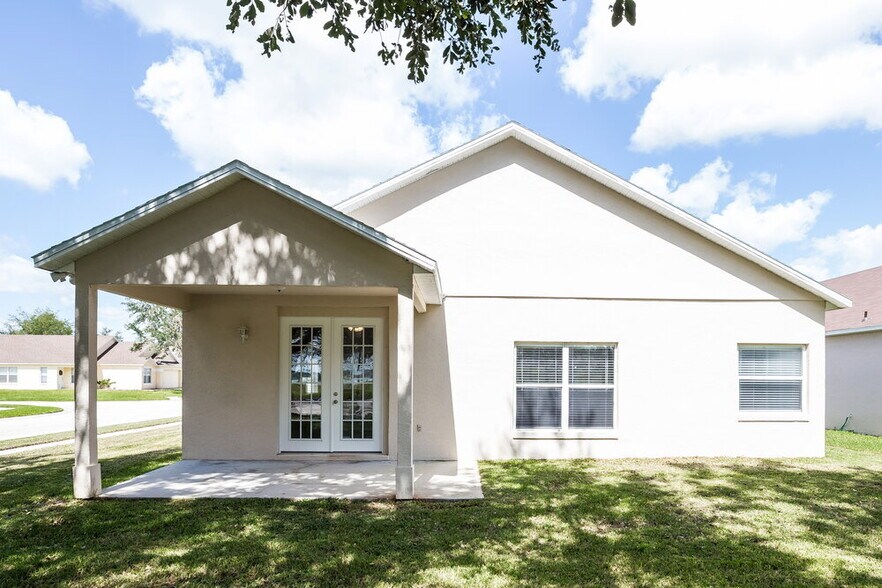 Building Photo - 3337 Bellingham Dr