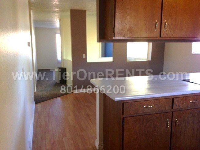 Building Photo - NO DEPOSIT option available for qualified renters!