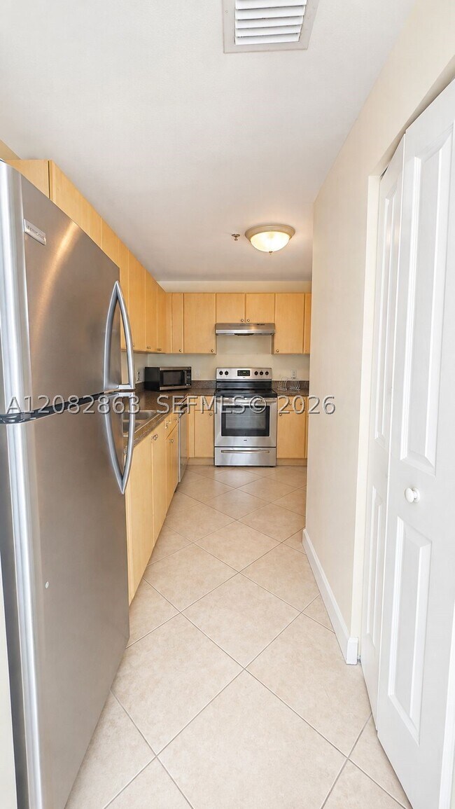 Building Photo - 2280 SW 32nd Ave