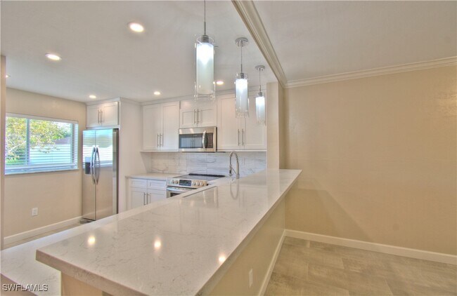 Building Photo - 2360 Naples Trace Cir