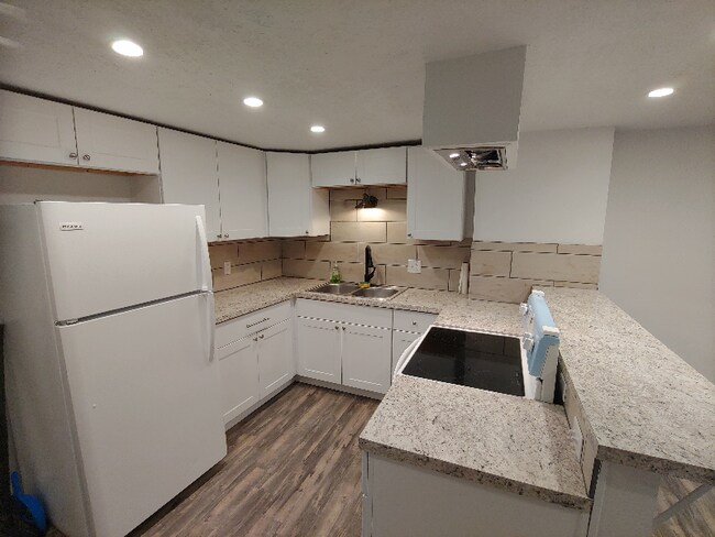 Building Photo - 3255 Ogden Ave