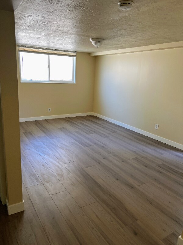 Building Photo - 1876 S Roberta St