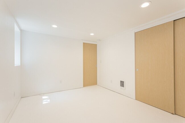 Building Photo - se54th