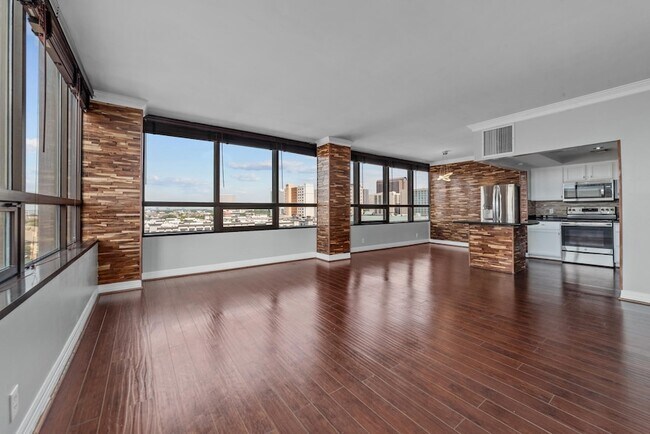 Building Photo - 5150 Hidalgo St