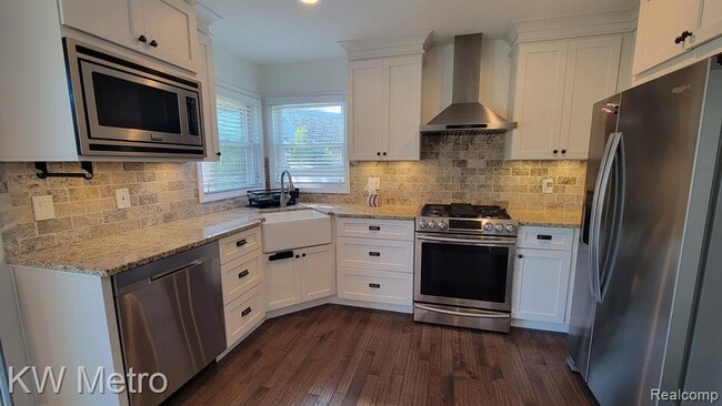 Building Photo - 46400 Briargate Dr