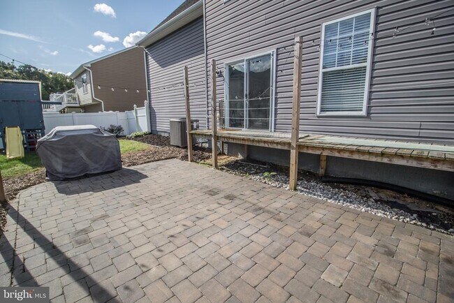 Building Photo - 45567 Bethson St