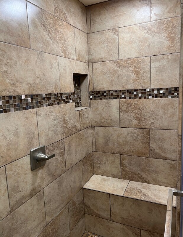 Building Photo - 305 Alexis St