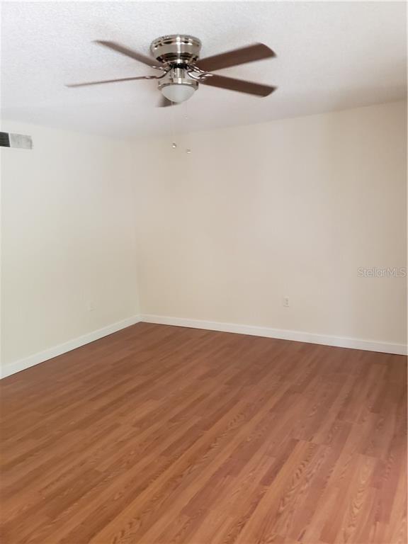 Building Photo - 5930 Village Cir S