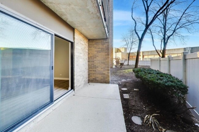 Building Photo - 6340 Americana Dr