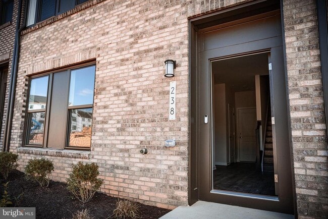 Building Photo - 238 Mainstream Dr