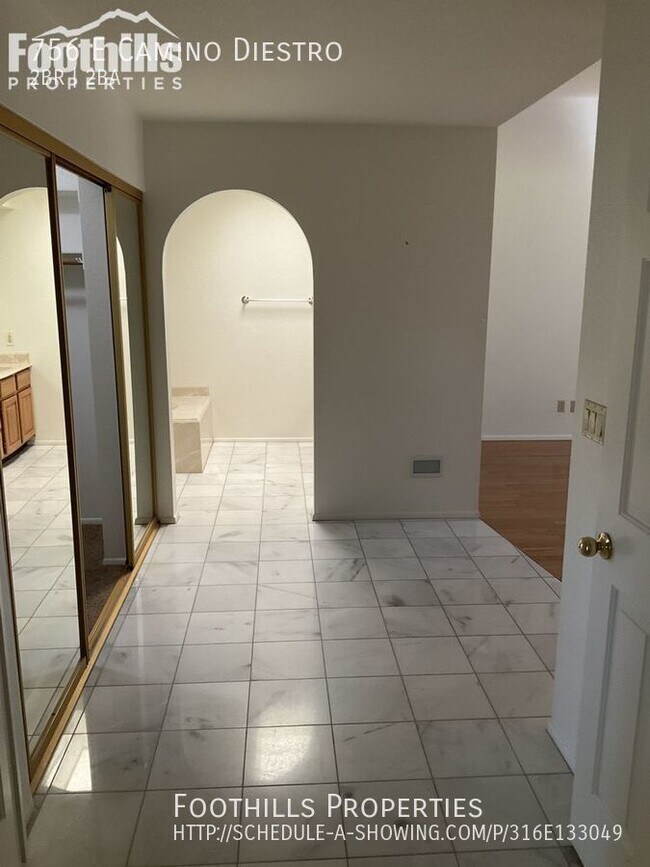 Building Photo - El Conquistador