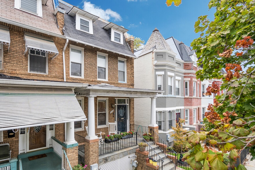 Welcome to 3698 11th Street, NW... - 3608 11th St NW