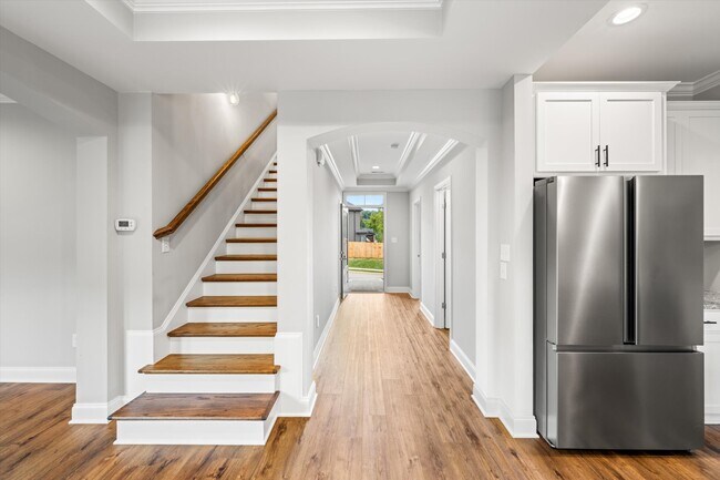 Building Photo - 9846 Foot Path Ln