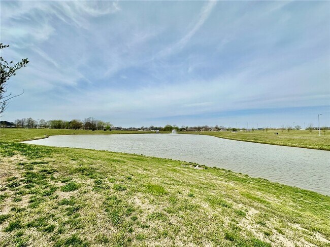 Building Photo - 6747 Winterwood Ave