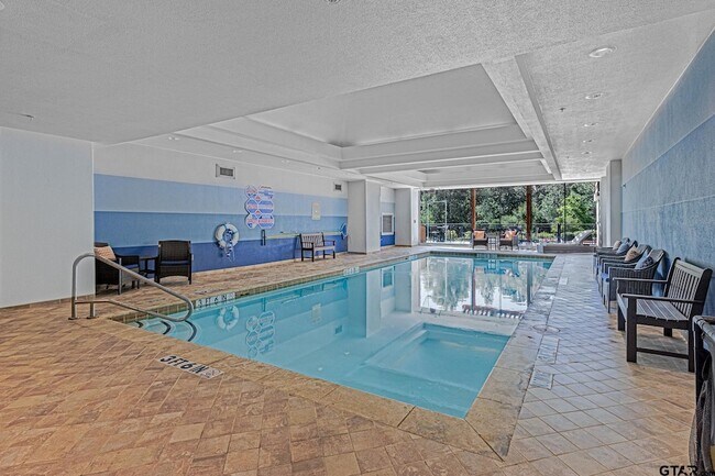Building Photo - 2801 Wexford Dr