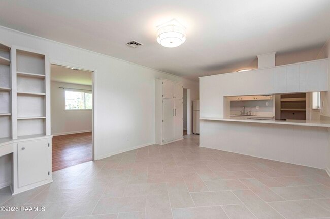 Building Photo - 509 Alonda Dr