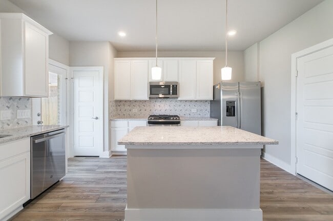 Building Photo - 10569 Preserve Wy