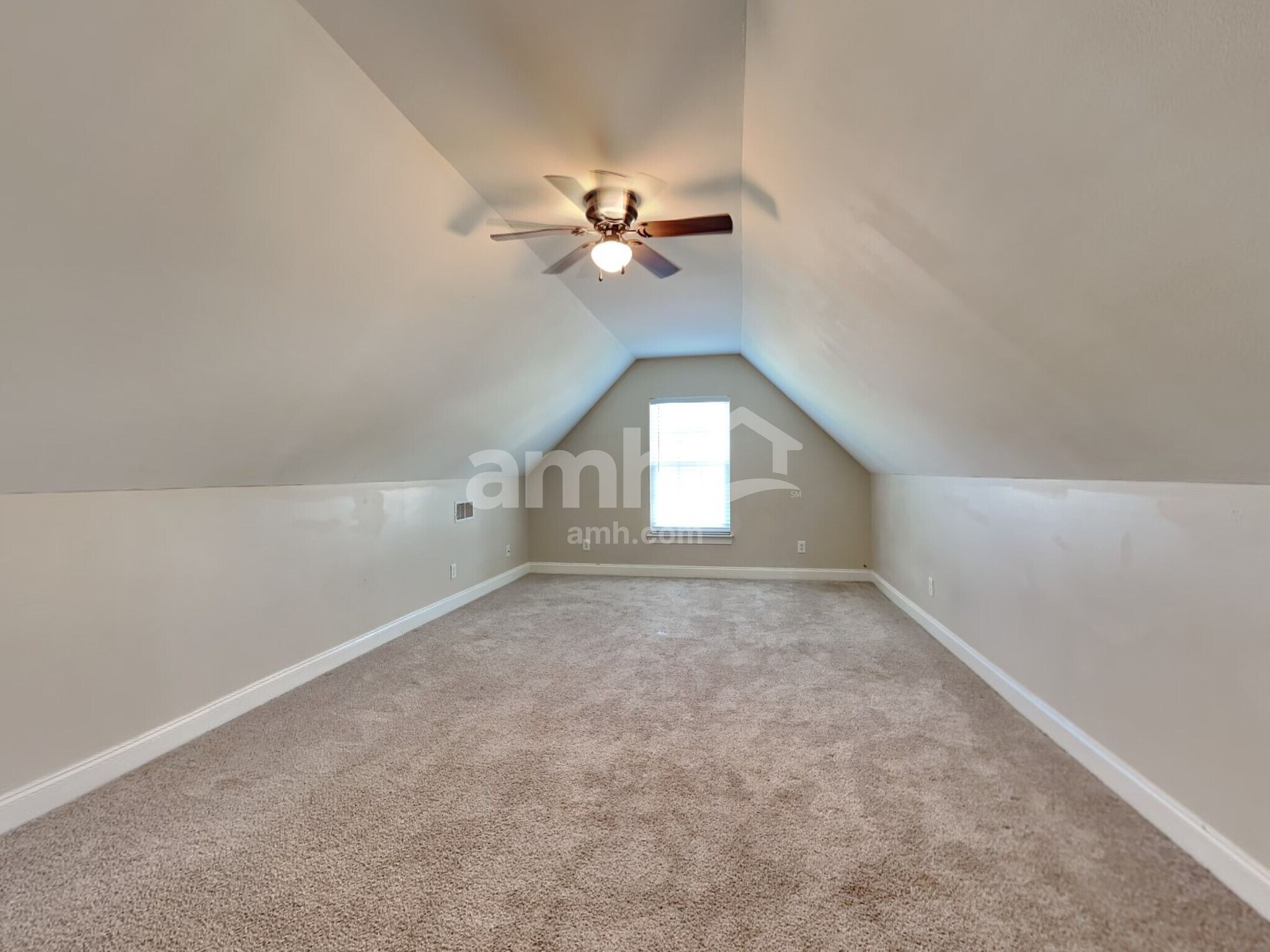 Building Photo - 415 Equinox Cir