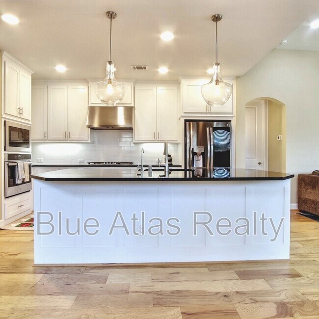 Building Photo - 4983 Stornoway Dr