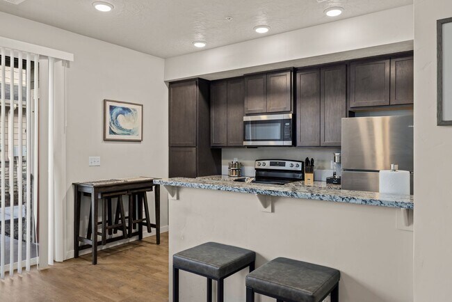 Building Photo - Beautiful Home in Garden City!