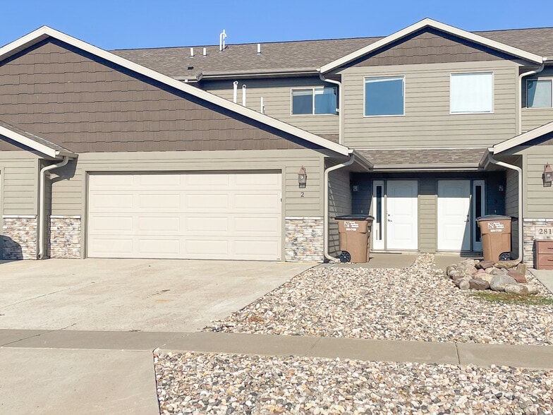 Building Photo - 320 Vernon Dr